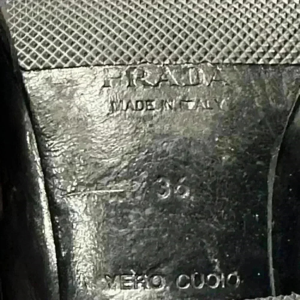 PRADA Black Leather Shoes with Point Toes and Chunky Heel - Picture 10 of 14